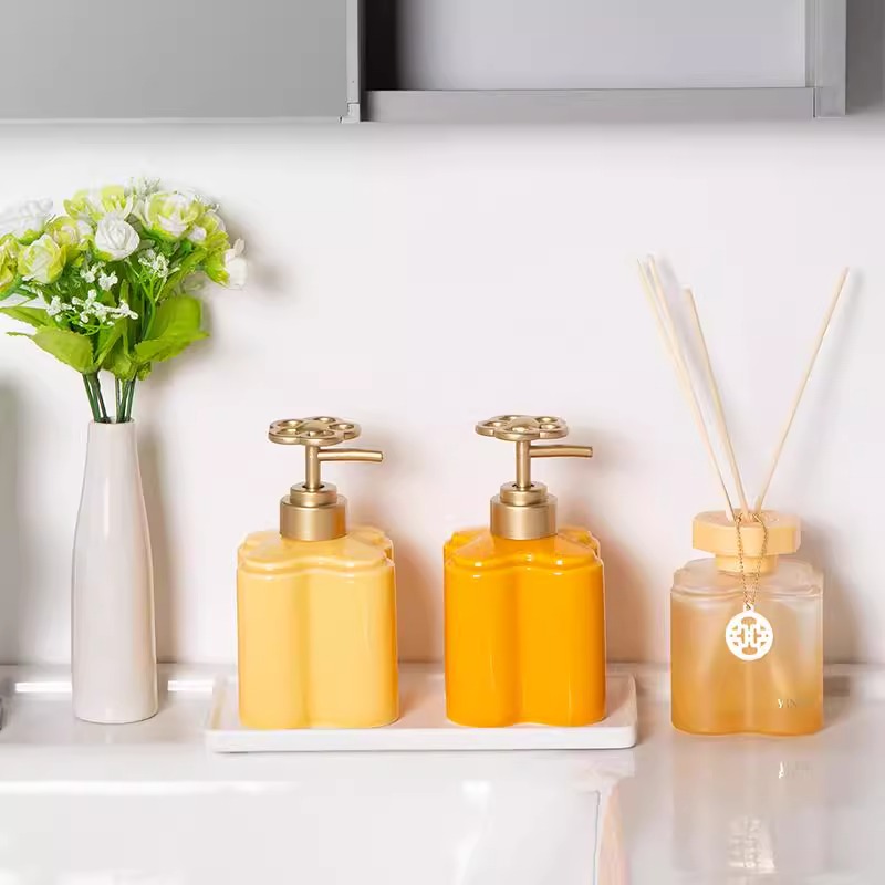 Modern Orange Floral Ceramic L - огляд і ціна Water Bottle Blank